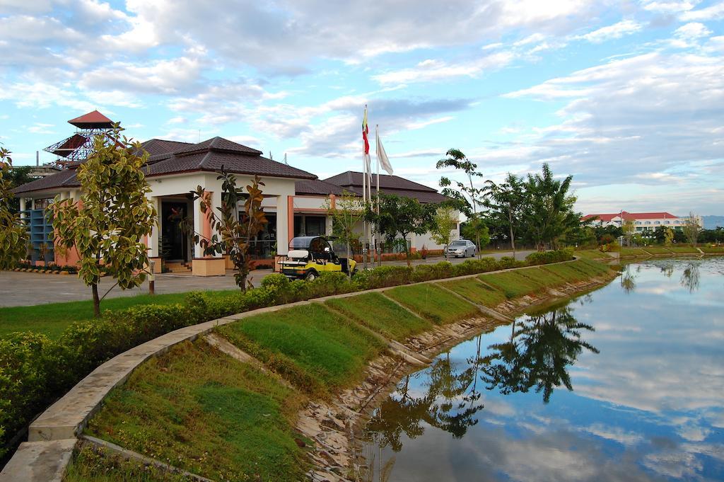 The Golden Lake Hotel Naypyidaw Exterior photo