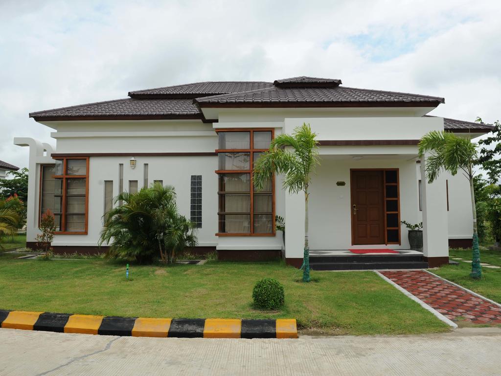 The Golden Lake Hotel Naypyidaw Exterior photo