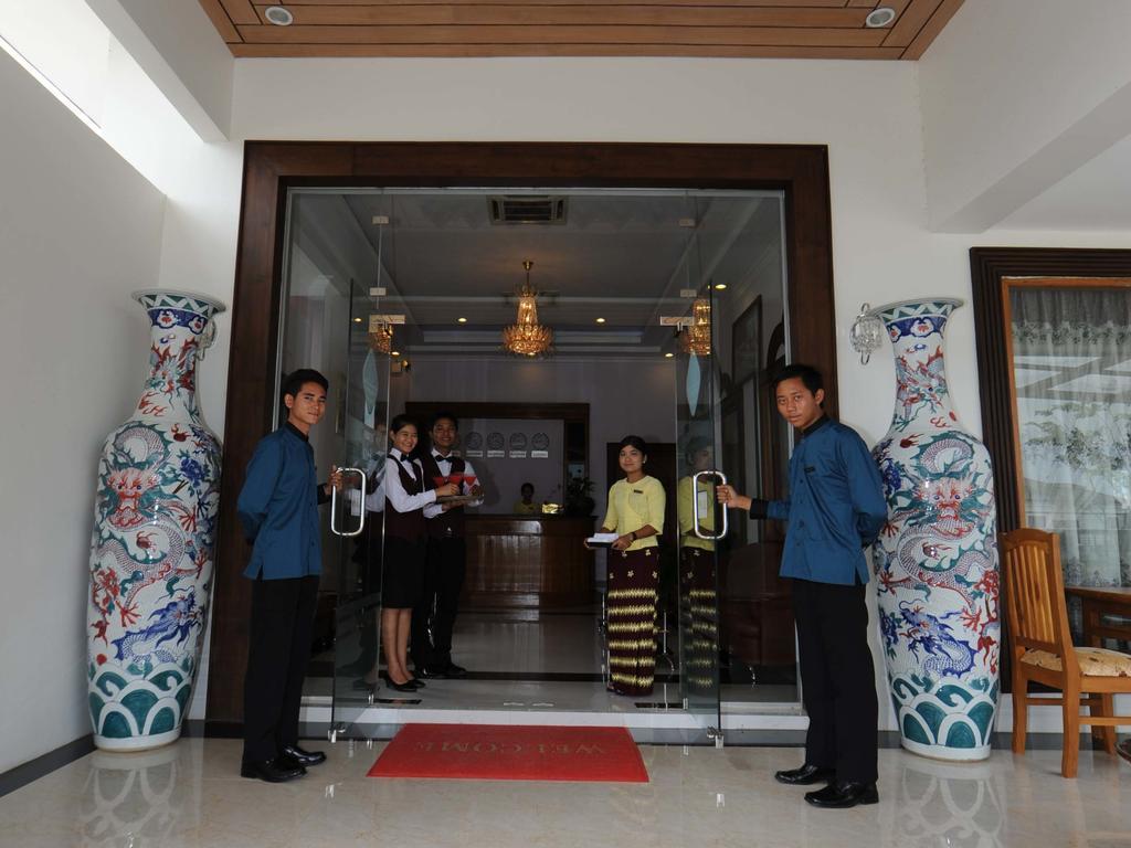 The Golden Lake Hotel Naypyidaw Exterior photo