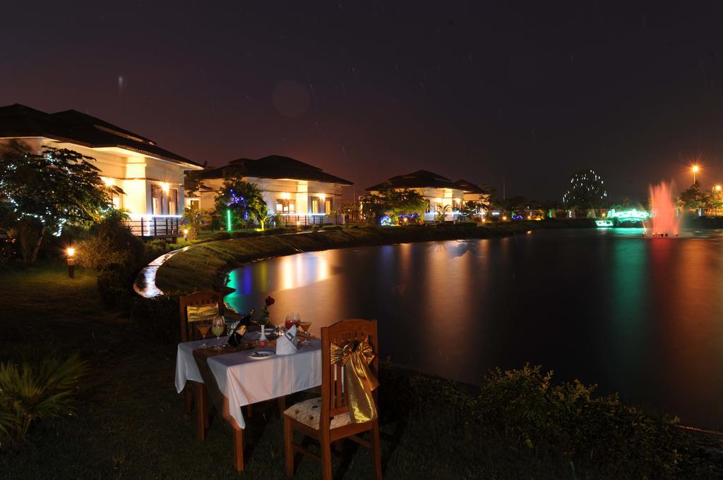 The Golden Lake Hotel Naypyidaw Exterior photo