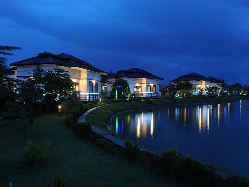 The Golden Lake Hotel Naypyidaw Exterior photo